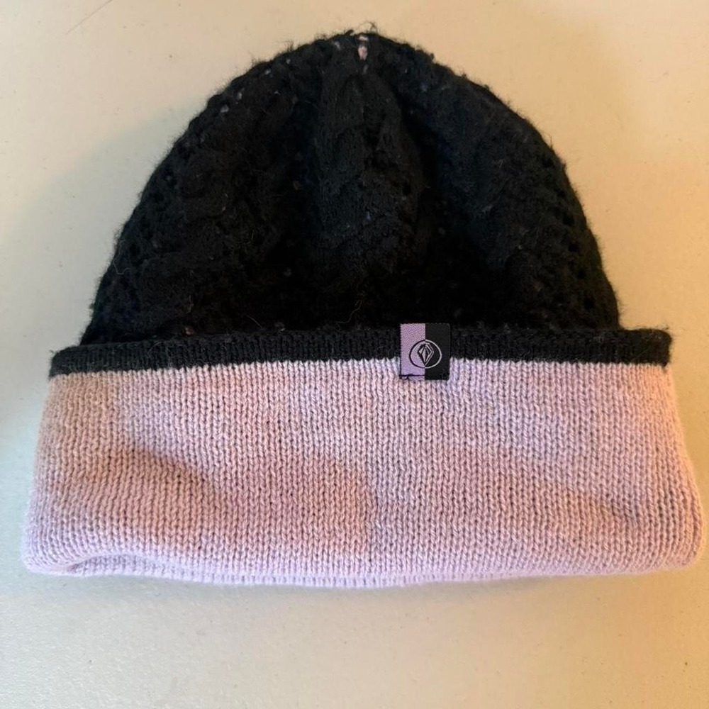 Volcom Knit Beanie | Black & Pastel Pink Y2K Skateboarding
